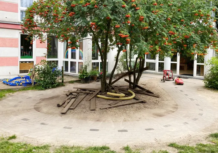 Garten: Bobbycar-Strecke